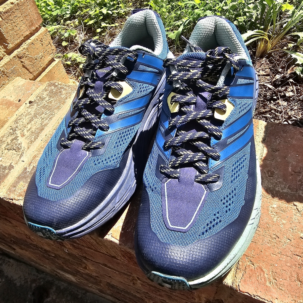 Women's 9.5 Hoka SpeedGoat 3